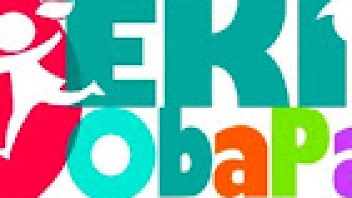 Ekim Obapark Anaokulu’nda çocuklar öğretmenler eşliğinde oyun oynuyor ve eğitim etkinliklerine katılıyor.