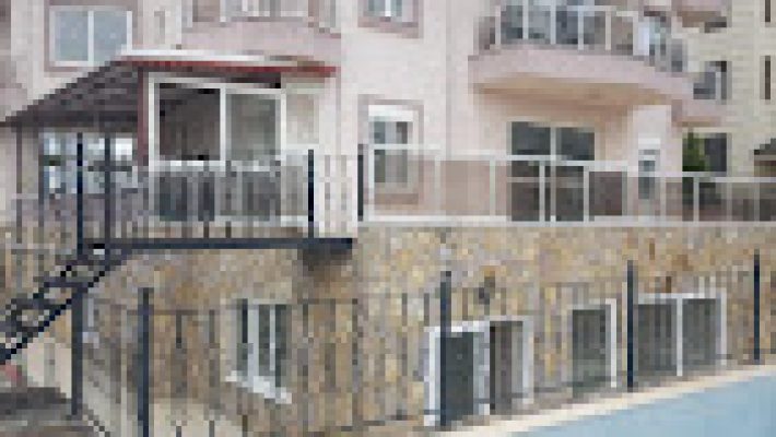 “Alanya NZT Kuaför’de profesyonel saç kesimi, renklendirme, bakım ve güzellik hizmetleri”