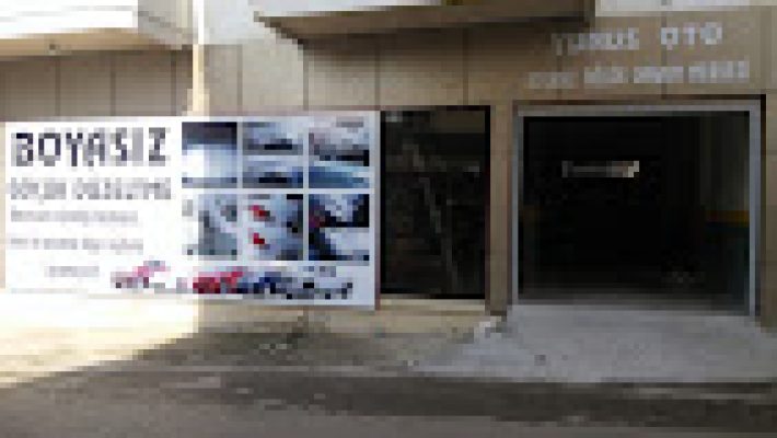 Alanya Yunus Oto atölyesinde araç boyasız göçük onarımı işlemleri yapılırken çekilmiş görüntü