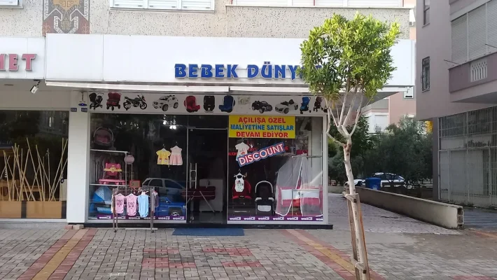 Bebek Dünyası Alanya – Bebek ve çocuk giyim, oyuncak ve aksesuarlarında geniş ürün yelpazesi sunan mağaza.