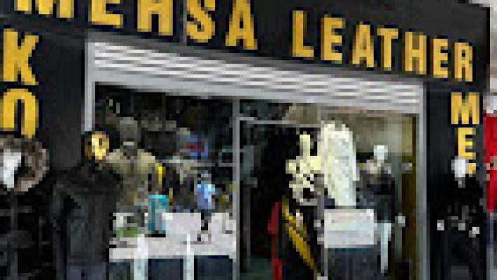 MEHSA LEATHER mağazasında sergilenen deri çantalar, cüzdanlar ve modern deri aksesuar koleksiyonları.