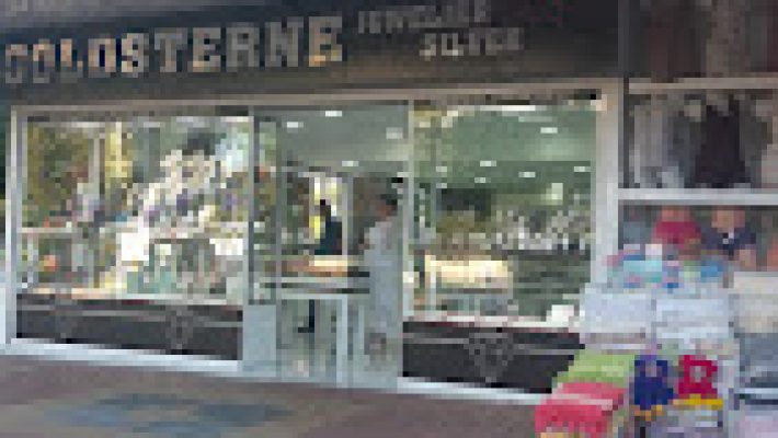 Goldsterne – Alanya’da zarafet, estetik ve ışıltının buluştuğu altın, pırlanta ve gümüş takı tasarımlarıyla dikkat çeken lüks kuyumculuk markası.