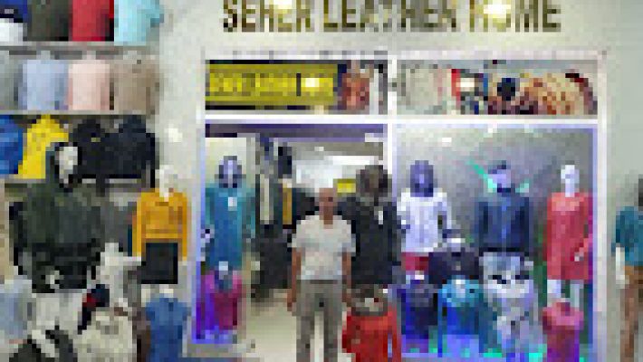 Seher Leather Home – El yapımı deri çanta, cüzdan ve aksesuar koleksiyonunun sergilendiği Alanya mağazası.