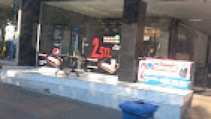 Döner-X Alanya restoranda sunulan lezzetli döner porsiyonu ve modern restoran atmosferi.”