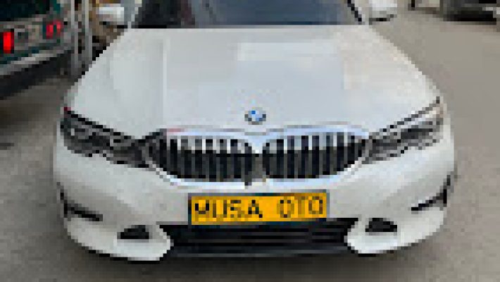 Musa Oto Kaporta atölyesinde araç kaporta tamiri ve göçük düzeltme işlemleri yapılırken çekilmiş görüntü