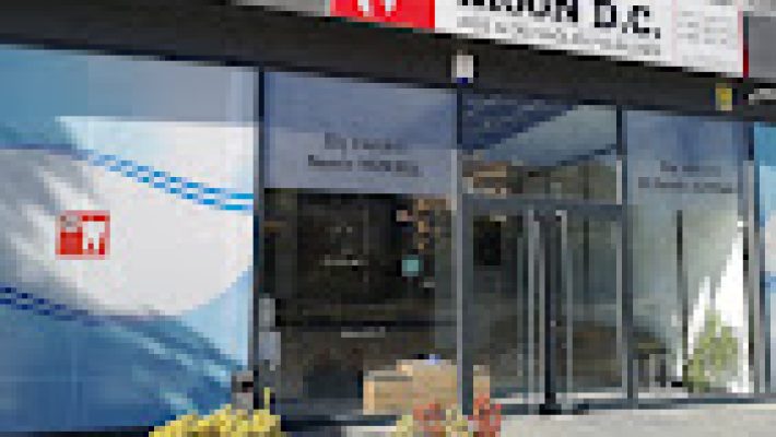 “Moon Özel Ağız ve Diş Sağlığı Polikliniği modern muayene odası ve dental ekipmanlarla donatılmış profesyonel diş kliniği.”