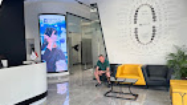 “ISMAN Dental Clinic Oba modern muayene odası ve ileri teknoloji diş ekipmanlarıyla donatılmış profesyonel diş polikliniği.”