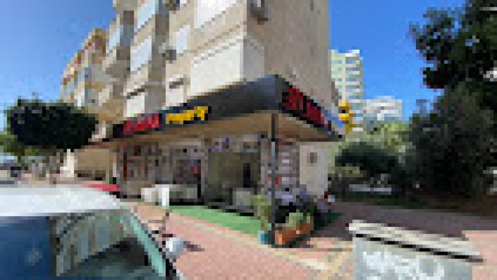 ROMA PROPERTY ofisi ve danışmanları, Alanya’da satılık ve kiralık konut ile ticari gayrimenkul hizmeti sunarken.