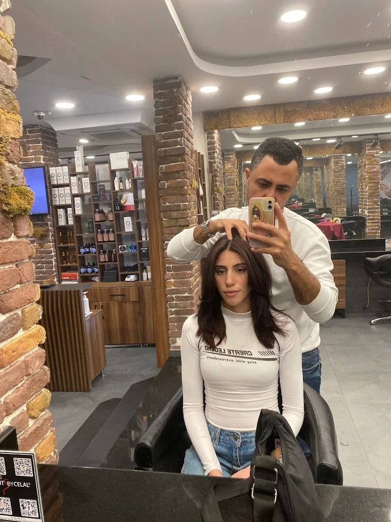 Kalıcı Güzelliğin Adresi: Cuts By Celal Alanya’da Profesyonel Dokunuşlarla Işıldayın